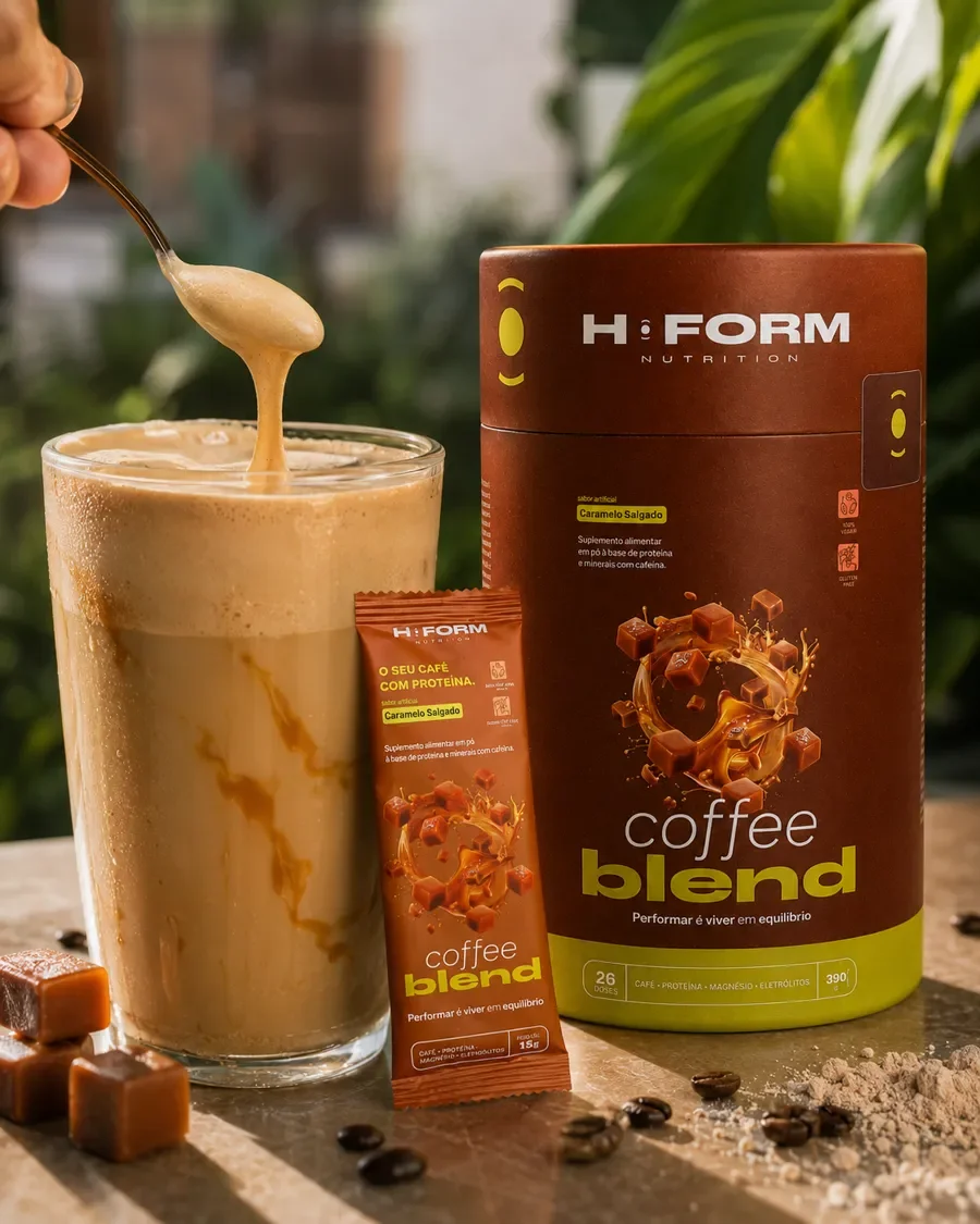 Coffee Blend gelado no copo, ao lado do pote